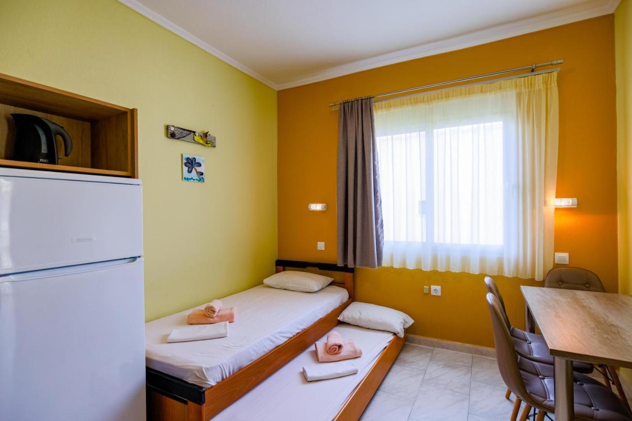 Dionisos Apartments Paralia Dionysiou Dış mekan fotoğraf
