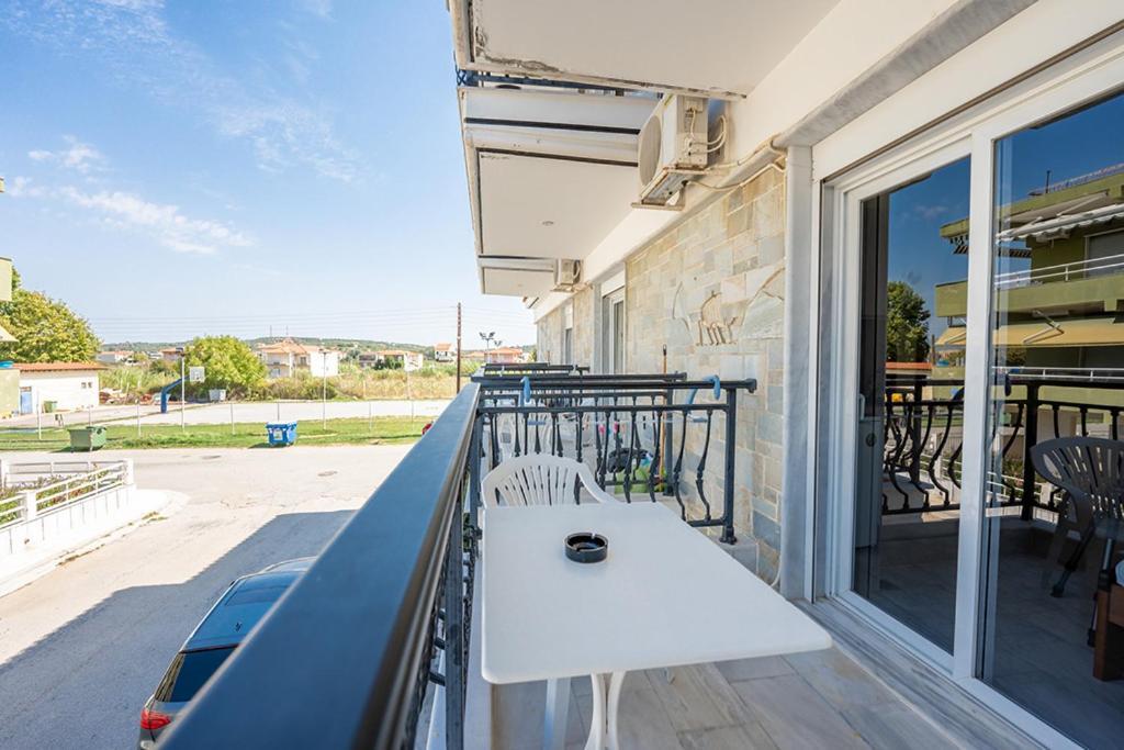 Dionisos Apartments Paralia Dionysiou Oda fotoğraf